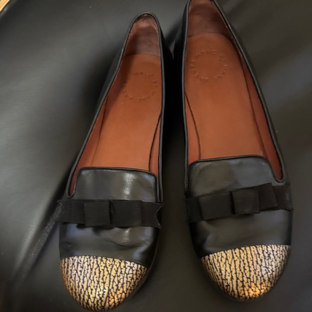 Marc Jacobs Black and Gold Flats